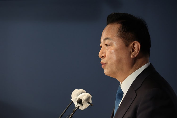 <b>김두관</b> 측 "불<b>출마</b>부터 <b>무소속 출마</b>까지 논의"