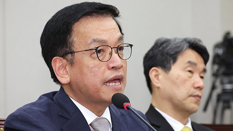 <b>최상목</b>, '<b>휴대폰 교체</b> 안 해' 위증 논란 일자 "예전 것 가지고 있어"
