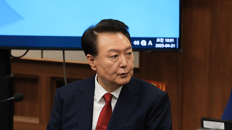 尹측-경비단장 <b>공방</b>…"<b>의원 끌어내기</b> 불가"↔"<b>지시</b> 맞다"