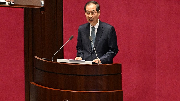 '출마설' 韓대행 <b>시정연설</b>…민주 '야유', 국힘 '박수'