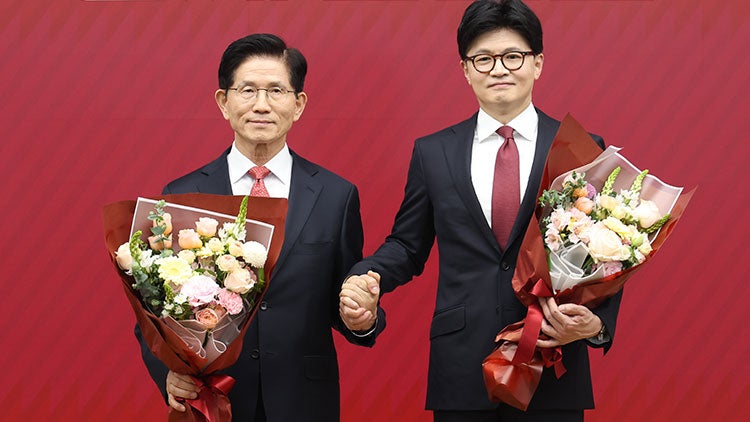<b>김문수</b>·<b>한동훈</b>, TV조선서 마지막 '양자 토론'…<b>한동훈</b> "<b>김문수</b> 전과 거...