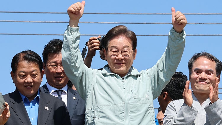 <b>이재명</b>, '<b>경청 투어</b>' 4일 차…'험지' <b>경북</b>·<b>충북</b> 찾아 '자영업자' 공약 ...