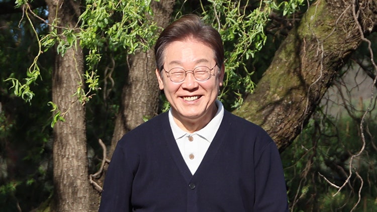 <b>이재명</b> "<b>아동수당</b> 지급 연령, <b>18세</b> 미만까지 단계적 확대"