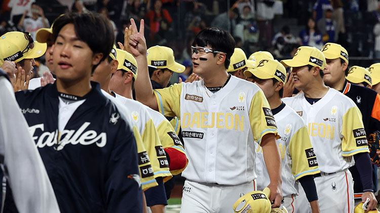20년 만의 9<b>연승</b>, '단독 1위' <b>한화</b> 상승세 비결은?
