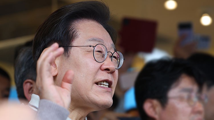 TK 찾은 <b>이재명</b> "파란색·빨간색 말고 일할 머슴 골라달라"