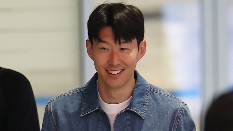 '<b>레전드</b>' <b>손흥민</b> 환호 속 '금의환향'…월드컵 정조준하는 해외파