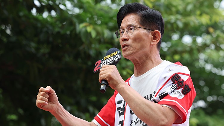김문수 "<b>이재명</b>, <b>대법원</b>과 <b>내통</b>했다는 실토냐…심각한 사법농단"