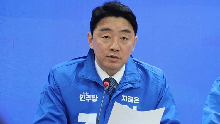 [단독] <b>이재명</b>, <b>당선</b>시 비서실장에 3선 강훈식 기용 유력 검토