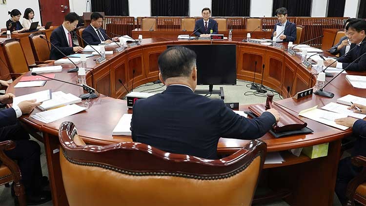 <b>이종석</b> 청문회 공방…국힘 "대남연락소 전락 걱정" vs 민주 "사과하라"