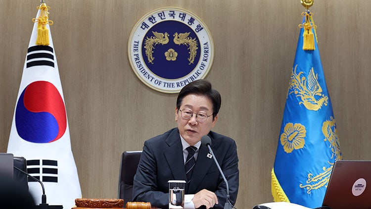 李 대통령, <b>내란</b> 사건 수사 <b>특검보</b> 6명 <b>임명</b>