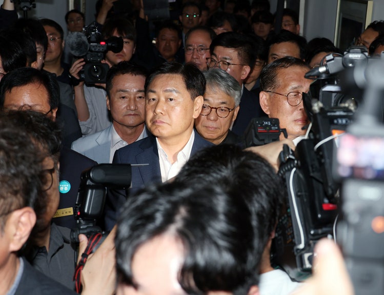 <b>김관영</b> 전북지사, 전주시와 통합 반대하는 <b>완주군민</b>과 대화 또 무산