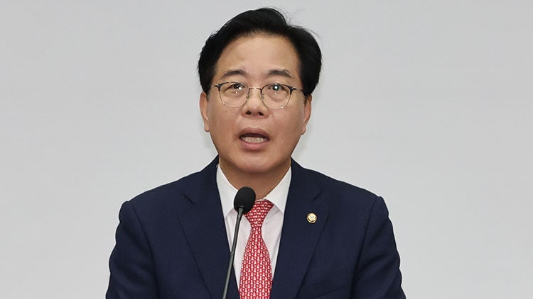 국힘 <b>송언석</b> 원내대표, <b>비대위원장 겸임</b>…전당대회까지 관리형 체제