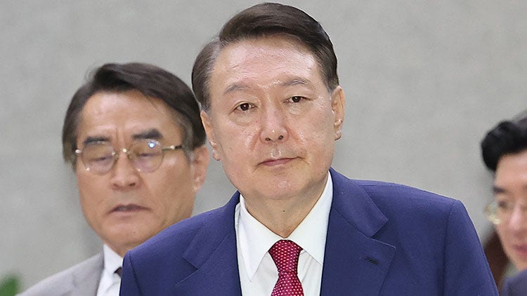 내란특검, 尹 2차 소환조사 마무리…<b>구속영장 청구 가능성</b>