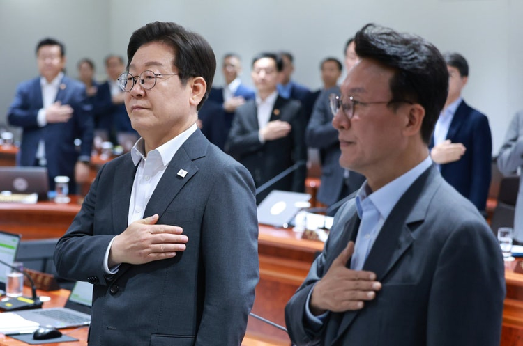"불법계엄이 만들어낸 경제위기 정리"…金<b>총리</b>, 30일치 업무계획 공개