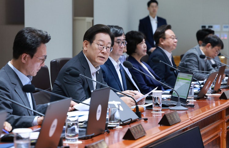 李대통령 "비공개 회의내용, <b>정치 활용</b> 안돼"…<b>이진숙</b>에 '경고'
