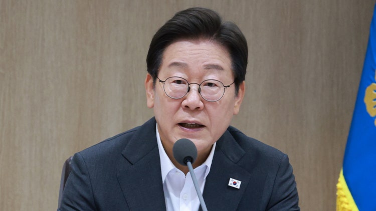 <b>이진숙</b> <b>질책</b>한 李 "비공개회의 내용 정치에 <b>왜곡</b>·활용해선 안 돼"