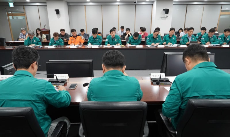 "특단의 <b>폭염 대책</b> 가동"…<b>서울시</b>, '펌뷸런스' 투입 등 긴급 대비책 시...