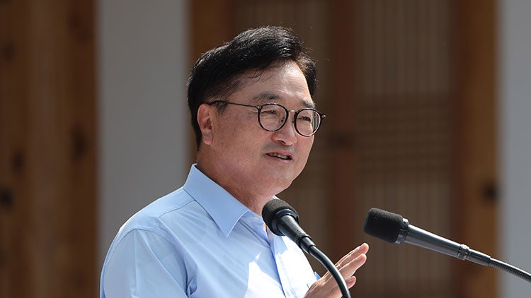 우원식 "李<b>대통령 개헌 의지</b> 높아…상황·시기 잘 판단해야"