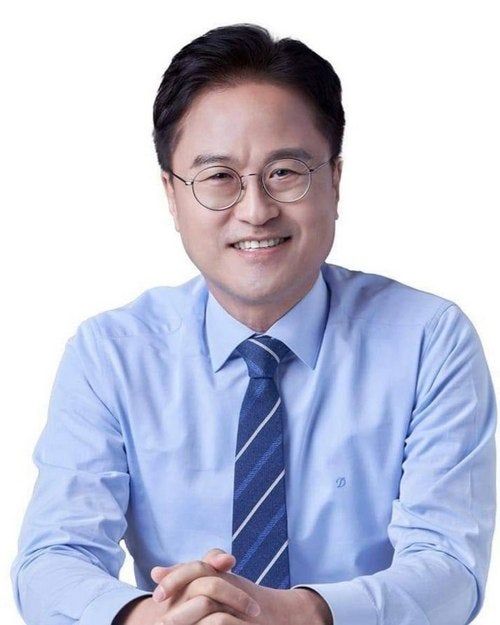 [단독] 후임 국정상황실장에 김정우 前 의원 내정…<b>송기호</b>, 한 달 만에 ...