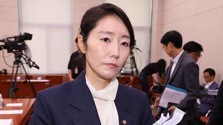 <b>강선우</b>, 비서실장 통해 <b>사퇴</b> 의사 전달…李, 말없이 수용