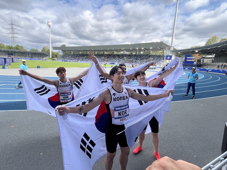 한국 <b>육상</b> <b>남자</b> 400ｍ <b>계주</b>팀, 유니버시아드서 38초50로 <b>우승</b>…사상 첫...