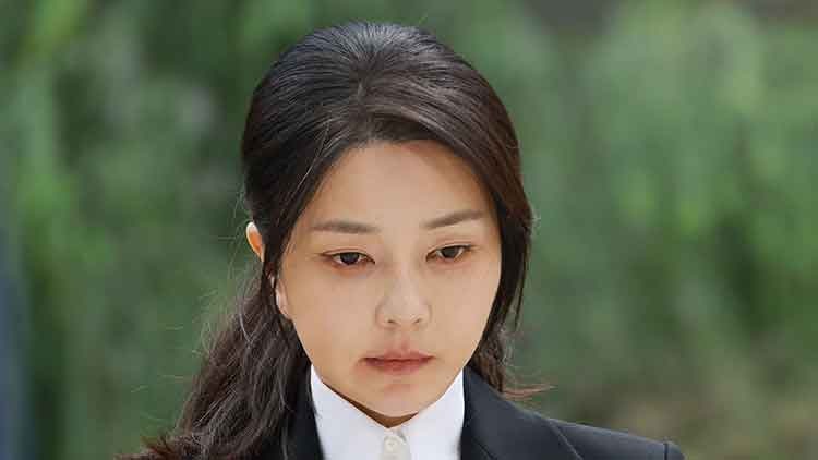 <b>김건희</b>, 영부인 사상 첫 공개 출석…7시간 <b>조사</b>