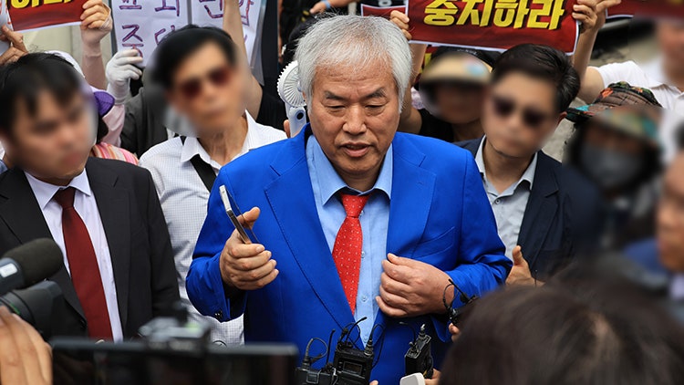 경찰, '<b>서부지법</b> 난동 교사 혐의' <b>전광훈</b> 목사 등 <b>출국금지</b>