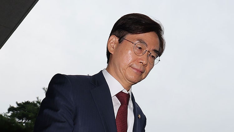 내란특검, '<b>계엄 해제</b> 방해' 관련 <b>조경태</b> 의원 참고인 조사