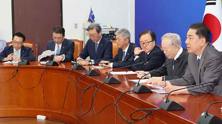 김병기, <b>경제</b> 6단체와 만나 "<b>배임죄</b> 등 과도한 <b>경제 형벌</b> 손볼 것"