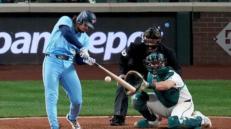 MLB <b>토론토</b>, <b>홈런</b> 5방으로 역전승…1승 2패 <b>반격</b>