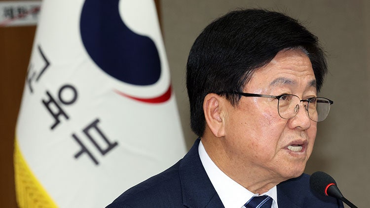 최교진 장관, 취임 후 첫 기자간담회서 "<b>영유아 사교육 규제</b> 필요"