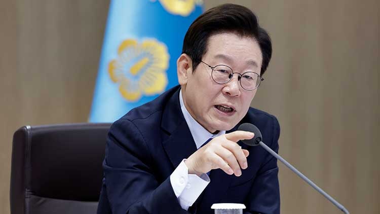 李대통령 <b>지지율</b> 56%…'10·15 부동산 대책'에도 2%p <b>상승</b> [한국갤럽]