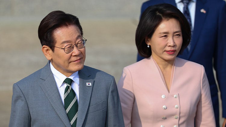 李대통령, 아세안 참석차 말레이 향발…<b>정상외교 슈퍼위크</b> 돌입