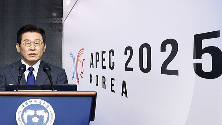 李, <b>아세안</b> 정상회의 참석…조기 귀국해 미중일 정상회담 준비할 듯