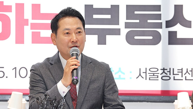 청년 만난 장동혁 "<b>부동산</b> 테러로 청년 삶 벼랑으로 밀어"