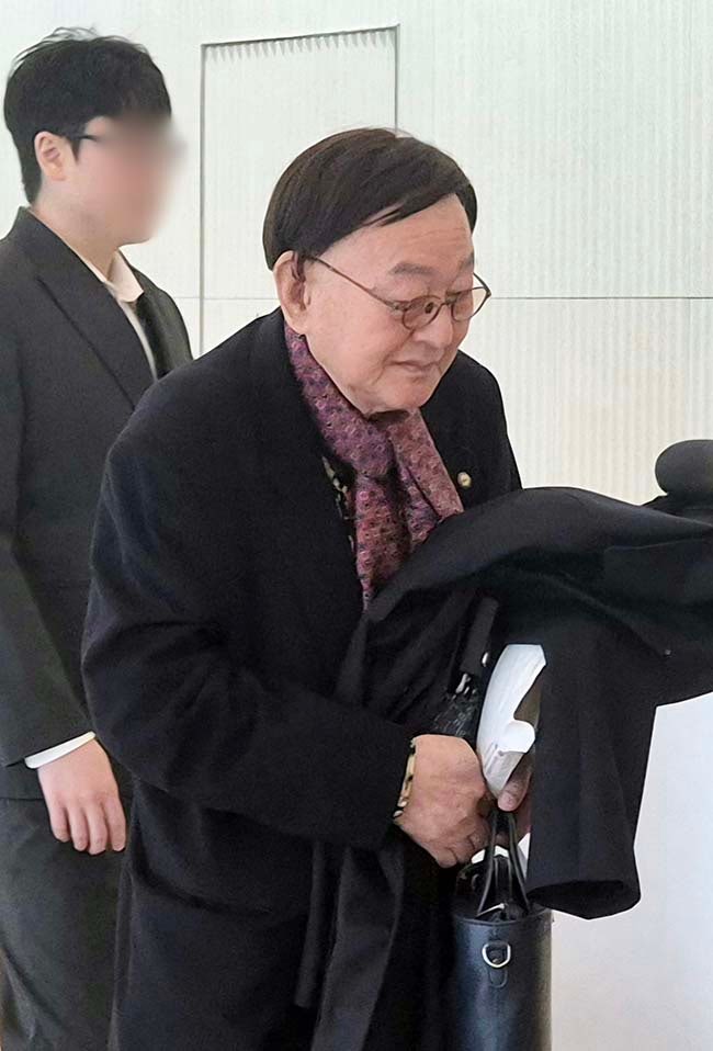 '<b>김건희일가</b>' 측근 김충식 <b>특검</b> 출석…"양평개발 관여 안 해"