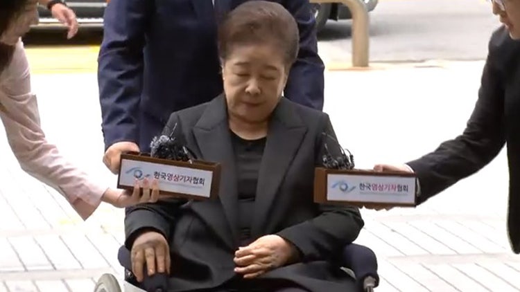 法, '정교유착 의혹' 통일교 <b>한학자</b> 총재 <b>구속집행정지</b> 인용…일시 석방