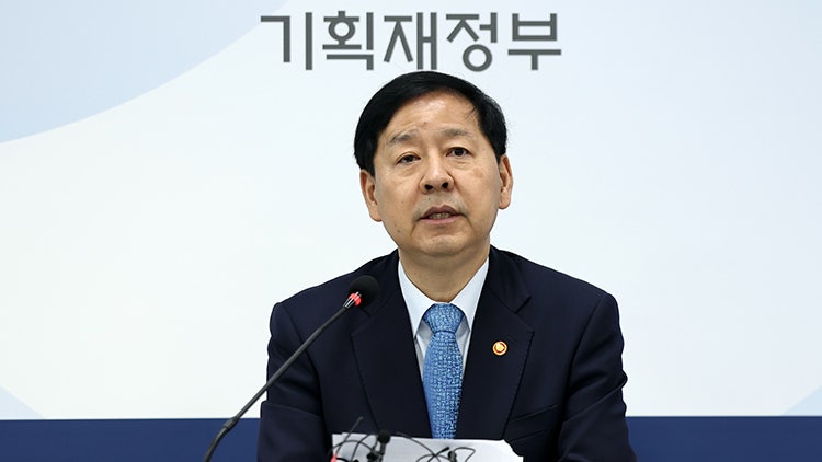 <b>구윤철</b> "<b>국민연금 뉴프레임워크</b> 논의…환율 동원 아냐"