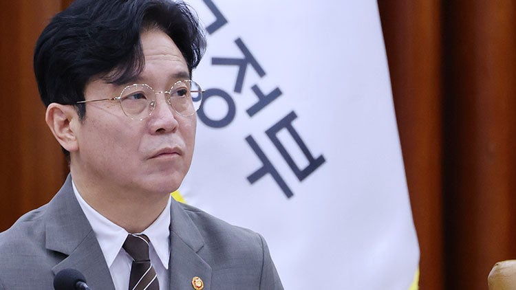 <b>김영훈</b> 노동<b>장관</b> "긴급조정권 꿈에도 생각할 수 없는 일…대화가 유일한...