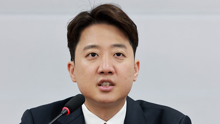 이준석 "탈모약 건보 적용, 표 얻으려 원칙 무너뜨리는 것"