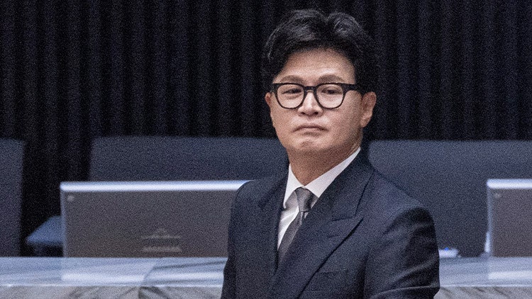 한동훈 "장동혁 거취? 민심 명확…연명 위한 선동 안 돼"
