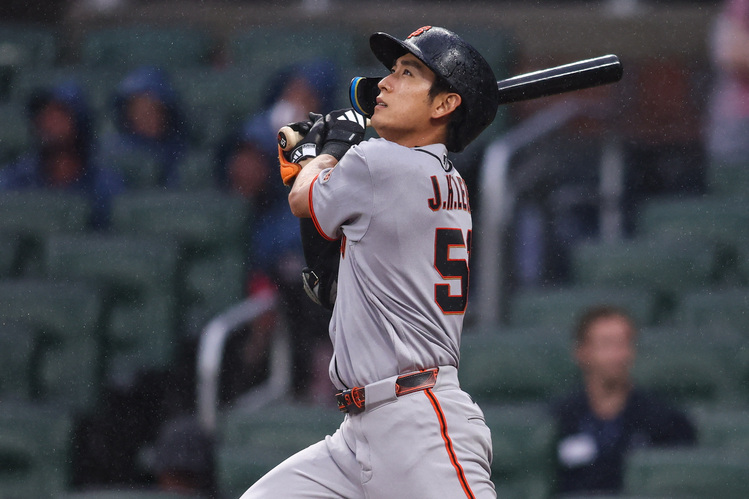 <b>이정후</b>, 시즌 <b>5호 홈런</b> 터졌다…타율 0.331로 MLB 타격 2위 유지
