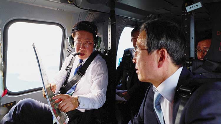 "원전 확대" 요청한 삼성…李는 신재생 단지 시찰
