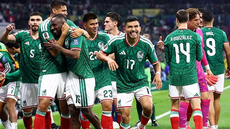 <b>멕시코</b>, 에콰도르 2-0 완파…8년 만에 월드컵 <b>16강 진출</b>