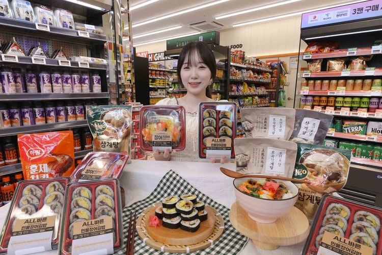 삼계탕 2만 원 시대에 편의점 보양식…이마트24, 장어도시락·닭다리.....