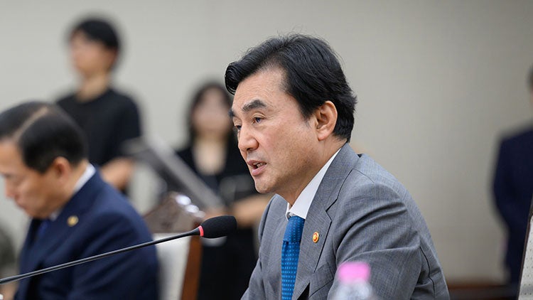 국방부, 안규백 장관 군무이탈 의혹에 "정상 복무 완료" 재확인