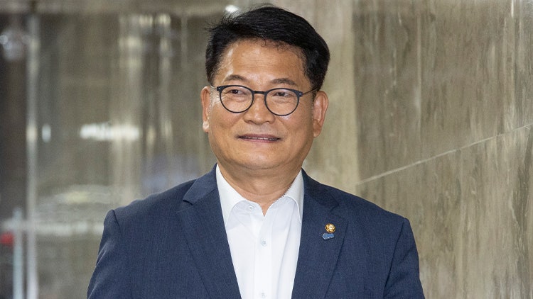 <b>송영길</b> "<b>정청래</b>, 李 깔보는 듯…'공천 후회' 발언은 자식 낙태하란 소리...