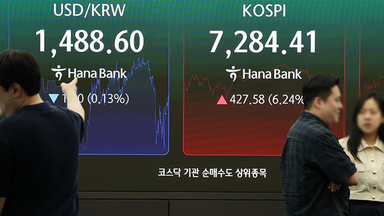 '반도체 투 톱' 회복에 <b>코스피</b> '<b>7천피</b>' <b>탈환</b>…6.24% 상승한 7,284.41