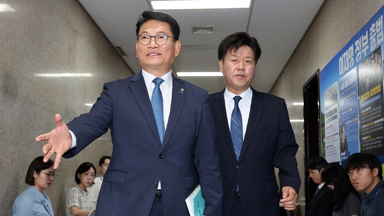<b>민주 최고위</b>, 송영길·김용에 '후보 자격 예외' 인정…<b>출마 허용</b>