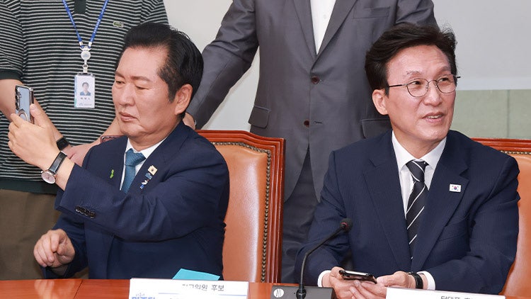 <b>김민석</b>, <b>정청래 직격</b>…"국정과제 이끌 능력 안 되고 반명 존재"